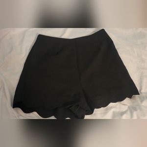Monteau scalloped edge black shorts